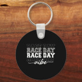 Race Day Vibes geruit Coquette Bow Car Racing M Sleutelhanger (Voorkant)