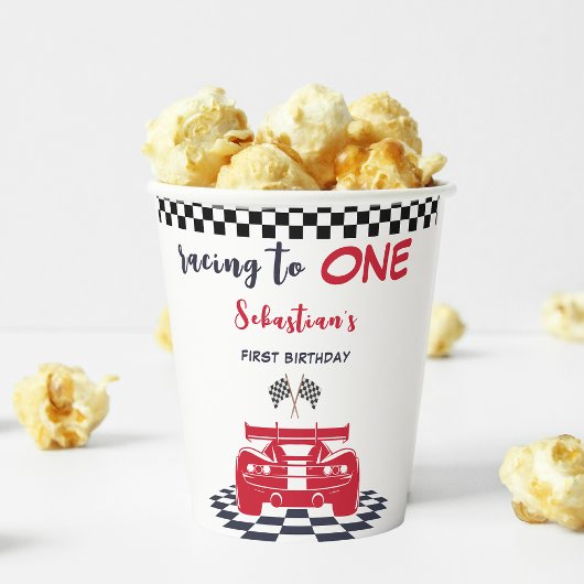 Race naar de eerste verjaardag van de kinderen papieren bekers