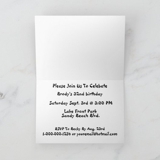 Race naar de uitnodigingen van het feest (Binnen)