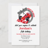 Race op een rode raceauto op elke verjaardag kaart (Voorkant)