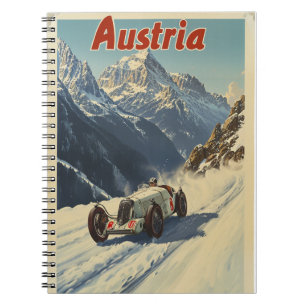raceauto in de Oostenrijkse Alpen Notitieboek