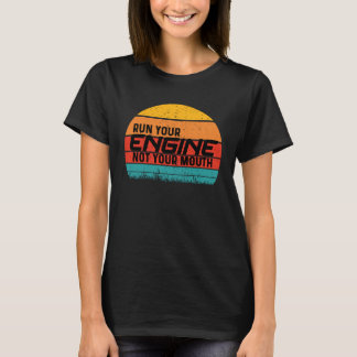 Raceauto voor mechanische sportwagens Ren uw motor T-shirt