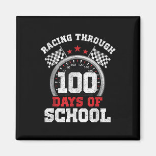 Racen door 100 dagen schoolraceauto 100e D Magneet