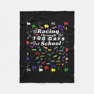 Racen tot 100 dagen van de schoolrasauto die men a fleece deken
