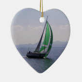 Racend jacht. keramisch ornament (Rechts)