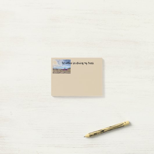 Racer auto truck naar de bergen woestijn post-it® notes (Op bureau)