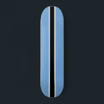Racers Stripe Edition Skateboard<br><div class="desc">Een leuke coole plank voor de skateboardfan van de familie! Biedt een cool zwart,  blauw en wit streeppatroon. Volledig aanpasbaar om namen,  afbeeldingen,  en meer toe te voegen indien gewenst. Geniet!</div>