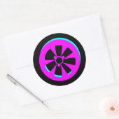 racewagen met neonroze zwarte riem ronde sticker (Envelop)
