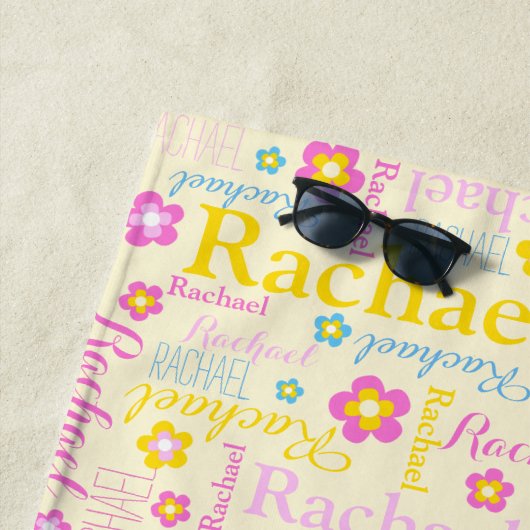 Rachel bloemen naam typografisch geel roze strandlaken (In situ)