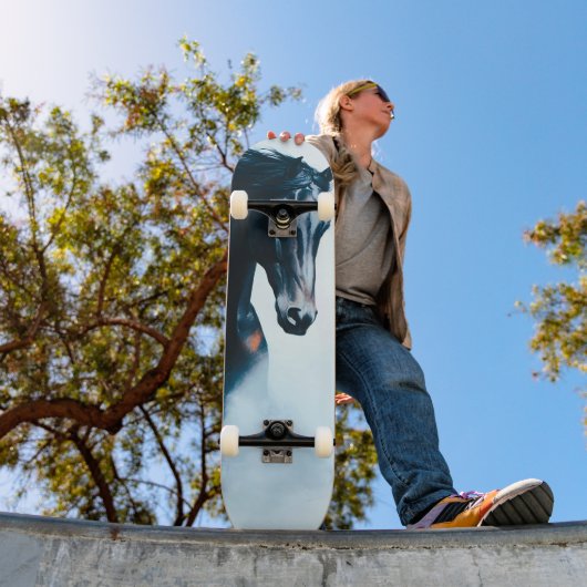 Racing Black Horse Portrait Minimalist Persoonlijk Skateboard (Buiten 1)