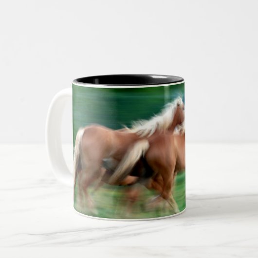 Racing Palomino Horses Coffee Mok (Voorkant links)