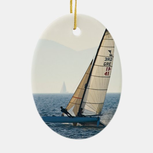 Racing Sailboat Ornament (Achterkant)