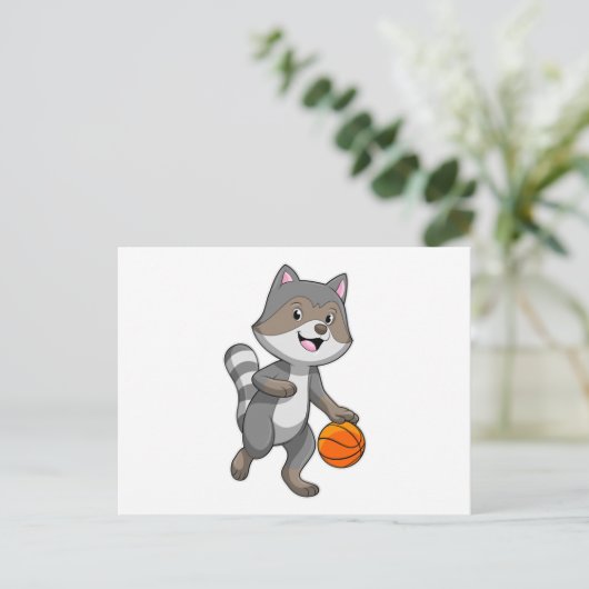 Racoon als Basketball-speler met Basketball Briefkaart (Staand voorkant)