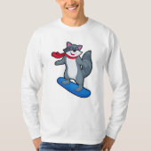 Racoon als Snowboarder met Snowboard en Scarf T-shirt (Voorkant)