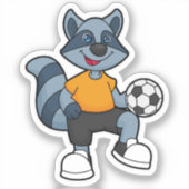 Racoon als voetbalspeler met Voetbal Sticker (Voorkant)