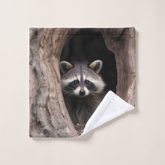 Racoon in boomgrot bad handdoek (Wasdoekje)