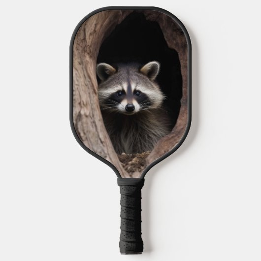 Racoon in boomgrot pickleball paddle (Voorkant)