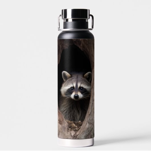 Racoon in boomgrot waterfles (Achterkant)