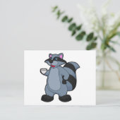 Racoon met beker koffie briefkaart (Staand voorkant)