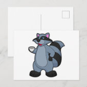Racoon met beker koffie briefkaart (Voorkant / Achterkant)