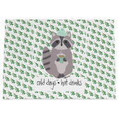 Racoon With A Hot Drink Groot Cadeauzakje (Voorkant)