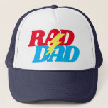 Rad Dad Lightning Bolt Trucker Pet<br><div class="desc">Je vader is de beste Rad Papa. Show hem een beetje liefde door dit pet in zijn favoriete kleuren te krijgen. Stuur me een e-mail naar christie@christiekelly.com voor hulp bij aangepaste objecten!</div>