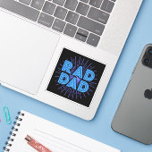 Rad Dad Typografie Design | Vaderdag Sticker (Laptop met iPhone)