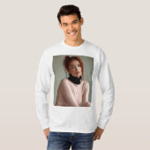 Radiance in Red: een portret van Vogue T-shirt (Voorkant volledig)