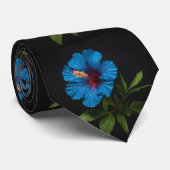 Radiant Blue: Hibiscus bloem op zwart Stropdas (Opgerold)