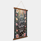 Radiant Floral Burst groeien met Grace Quote Hangend Wandkleed (Gebogen)