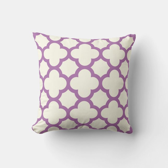 Radiant Orchid Quatrefoil Sierkussen (Voorkant)