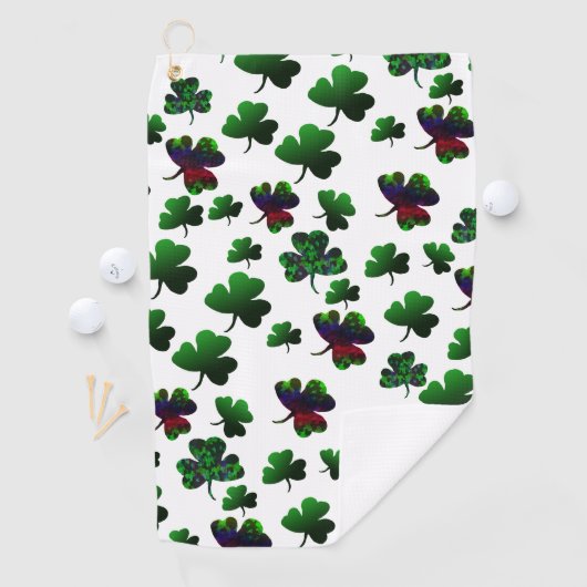 Radiant Rainbow Shamrock Golfhanddoek (Insitu)