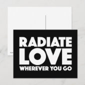 Radiate Love overal waar je wit bent op Black Quot Briefkaart (Voorkant / Achterkant)