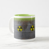 Radioactieve mok (Voorkant links)