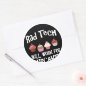 Radiology Tech werkt voor cupcakes Ronde Sticker (Envelop)