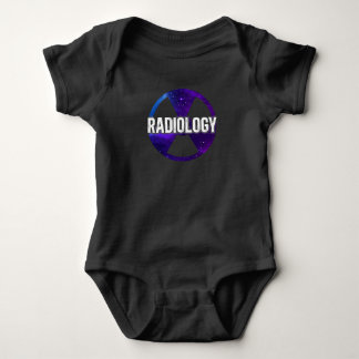 Radioloog tegen radiologisch symbool Xray Romper