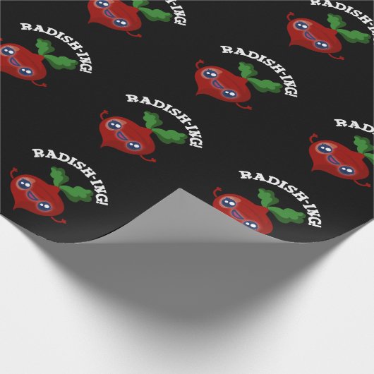 Radish ing Funny Veggie Radish Pun Dark BG Cadeaupapier (Hoek)