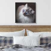 Ragdoll Cat Canvas - Millie's Blue Eyes Afdruk (Insitu (Slaapkamer))