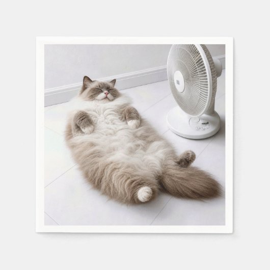 Ragdoll-kat die afkoelt met een ventilator servet (Voorkant)