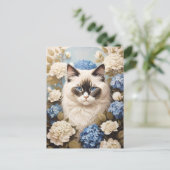 Ragdoll kat met blauwe hortensia bloemen briefkaart (Staand voorkant)