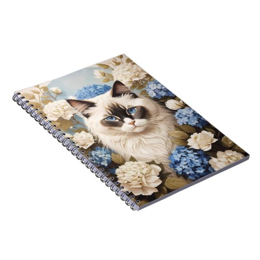Ragdoll kat met blauwe hortensia bloemen notitieboek (Rechterzijde)