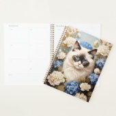 Ragdoll kat met blauwe hortensia bloemen planner (Display)