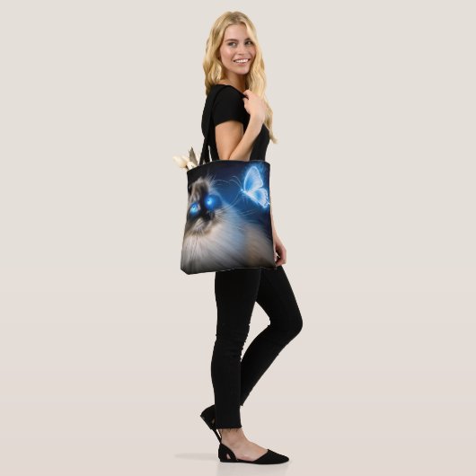 Ragdoll kat met blauwe neon vlinder tote bag (Op model)