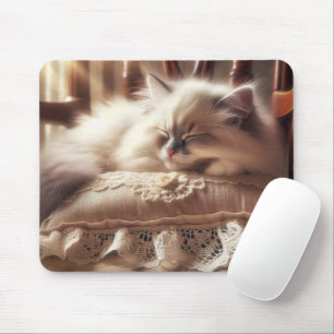 Ragdoll Kitten op een kussen Muismat