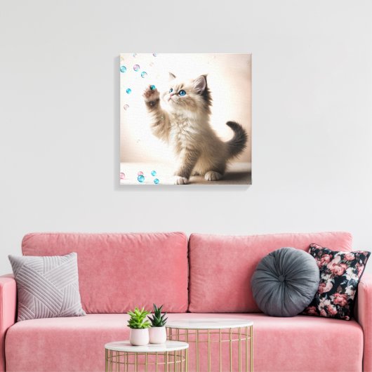Ragdoll Kitten spelen met zeepbellen Canvas Afdruk (Insitu (Woonkamer))