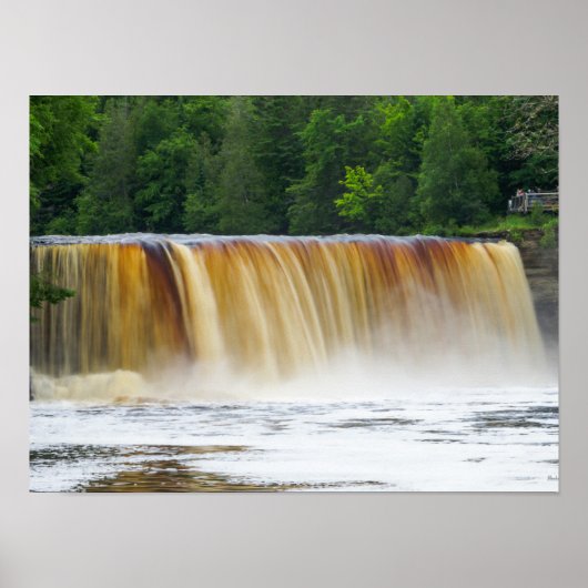 Raging bovenaan Tahquamenon Poster (Voorkant)
