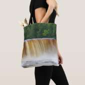 Raging bovenaan Tahquamenon Tote Bag (Dichtbij)