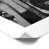 Raheem en zijn radio 4eva poster (Hoek)