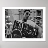 Raheem en zijn radio 4eva poster (Voorkant)