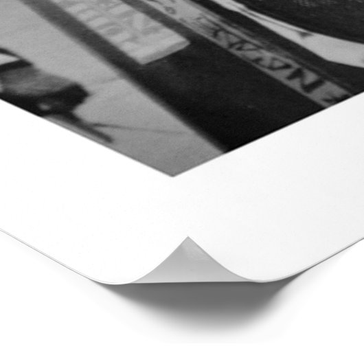 Raheem en zijn radio 4eva poster (Hoek)